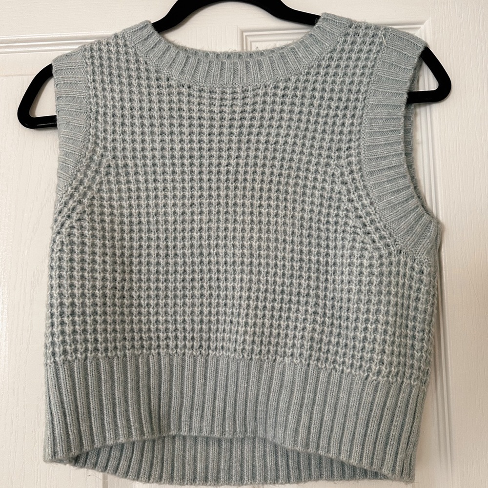 Cropped wool vest